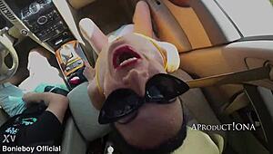 i'm drivin an this barefoot hitchhiker i fist her she squirt pee all over my car damn