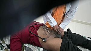 دكتور خلي المريضة تنزل جامد في الفحص دلوقتي