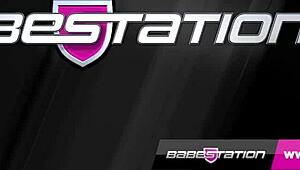 Karlie Simon fingers milf pussy solo babe