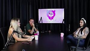 gosta de boquete babado?? agora leva gangbang reverso com fetiches loucos lexi mallet sheer red 🔥💦👯‍♀️