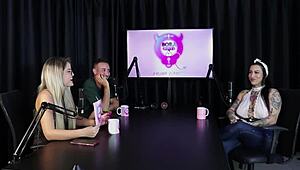 gosta de boquete babado?? agora leva gangbang reverso com fetiches loucos lexi mallet sheer red 🔥💦👯‍♀️