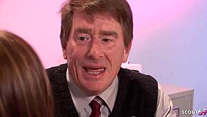 haley sweet chats up her ugly old teacher for flexible fuck 😩🍆🔥