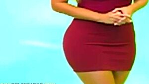 la belle femme aux gros seins ravit toute la france avec son sex-appeal irresistible