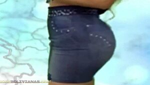 la belle femme aux gros seins ravit toute la france avec son sex-appeal irresistible