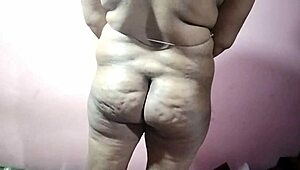 homemade hot sexy girlfriend shows huge natural tits nude 😍🔥