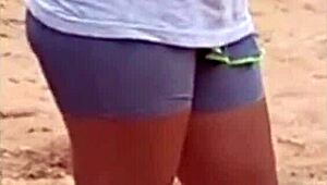 morena hottie teases fans with juicy oral asian curves 😘👅