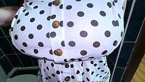 damn this mature milf takes hard cock between legs 😈🍆