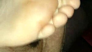 Homemade Barefoot Girlfriend Footjob Ends in Huge Cumshot