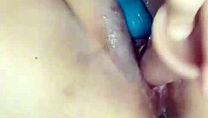 Pamela Caliente spritzt hart von BBC Anal Dildo-Hammern!