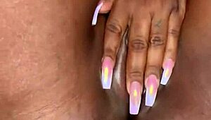 Love when homegirls send juicy pussy vids that make me wet