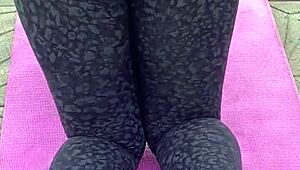 Ebony Milf Flashes Gaping Wet Pussy in Morning Workout