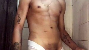 whoa! novinho's thick cock handjob explodes cum in shower while homemade interracial punheta