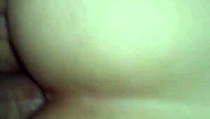 madura argentina muestra su colita grande en webcam caliente