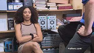 omg frizzy haired ebony teen 18+ caught spying sucks that patrolman dick so good 😍🍆