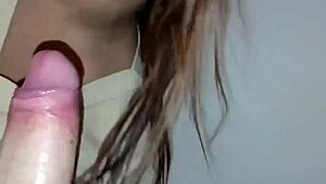 mi vecino barbudo me visita y me folla hasta el orgasmo con sus tetas latinas