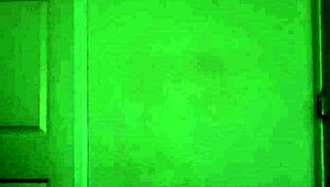 Hey, pausing dance glasses off to explain fave workout pose! 💃🕶️