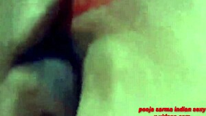 After kissing devar bhabhi enjoys wild chudai fun together! 😘🍆💦