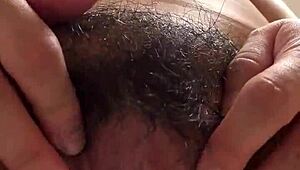 탐욕스러운 성숙 일본 얼굴 가까이 다가오는 거 좋아?