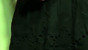 巨乳18+メイドの光沢アナルプラグ尻誘惑にクラクラ