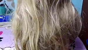 Чуках огромното дупе на латинската си стъпмайка като секс кукла