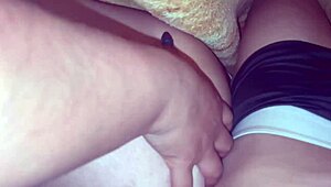 горищата мексиканска домакиня служителка коленичи смучейки огромен кур дълбоко преди анален кремпай в кучешка