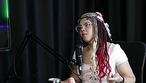 Sofie Lollipop strips tits and pussy in game