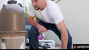 sexy milf shows her her big tits an' pussy waitin' for ya