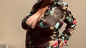 Fingers Deep In Wet Pussy Masturbation Closeup Dripping