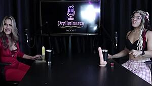 Sofie Lollipop strips tits and pussy in game