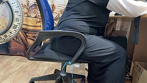 arab wife sneaks porn watch and pussy rub session 😏💦