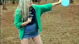 momma vee swings her disc golf game with that blonde ass fully hanging out