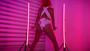 colombian dancer shakes ass seductively just for cold hard cash 💃💰