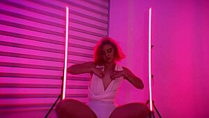 colombian dancer shakes ass seductively just for cold hard cash 💃💰