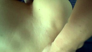 mi amante me da una rica cogida en el culo antes q llegue mi marido... me encanta!