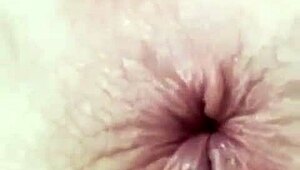 Trzecia kompilacja analna rudej żony z dildo – mokra dupe z bliska