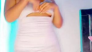 Skinny Babe Dances Seductively Shaking Her Juicy Ass Live On Stream Hot Twerk Tease