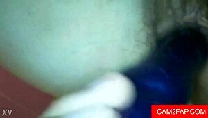 this amateur babe fingers her dripping pussy nonstop