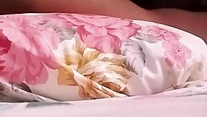 en-chan spreads pussy for three fingers fingering technique part 3