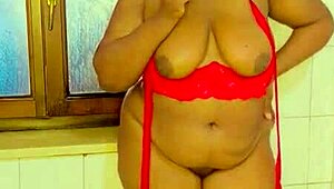 Sundaydogood614 films her shaved pussy closeup in homemade retro style