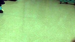 ch�̀ng xu�́ng b�́p l�̣t qu�̀n v�̣ l�̣m ti�́p sex v�̣ v�̛n v�̣i nhau