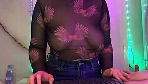 whoa that big dildo wrecks her pussy till she squirts cum everywhere