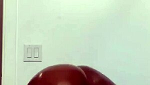 damn girl shake that juicy ass for the exclusive drop