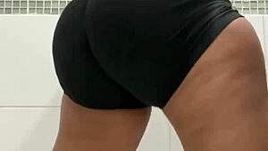 damn girl shake that juicy ass for the exclusive drop