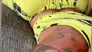 damn girl shake that juicy ass for the exclusive drop