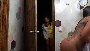 Best Friends Mariana Martix and Daniela Andrea Lick Wet Pussies Moaning!