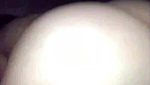 Novinha rides bareback! Feels BBC entering deep, moans so hot in cowgirl!