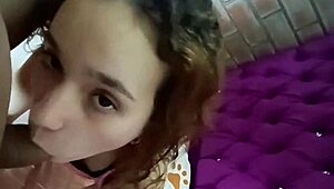 follando el coño de mi hermanastra feels so tight con la punta... ugh creampie