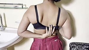 college girl fingers her wet pussy so good 💦 fingering dripping fun