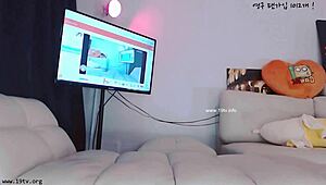 wanna see this sexy korean girl give neat bj then masturbate squirting??