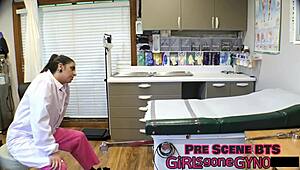 aria nicole's perverted podiatrist feet fetish gets wild 😈👣💦